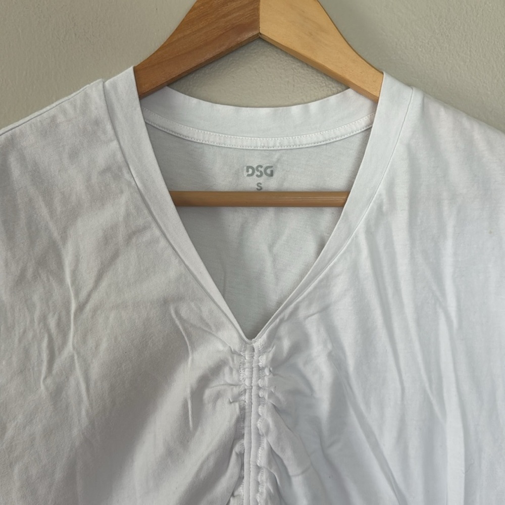 DSG White V-Neck Ruched top small - Picture 2 of 5